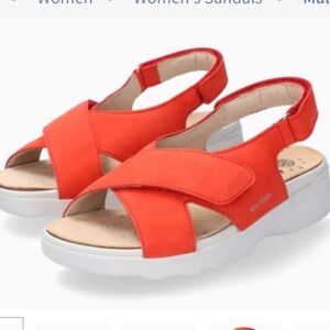 Moblis Ergonomic by Mephisito-NWOT Size 40 Euro/ US Size 10.